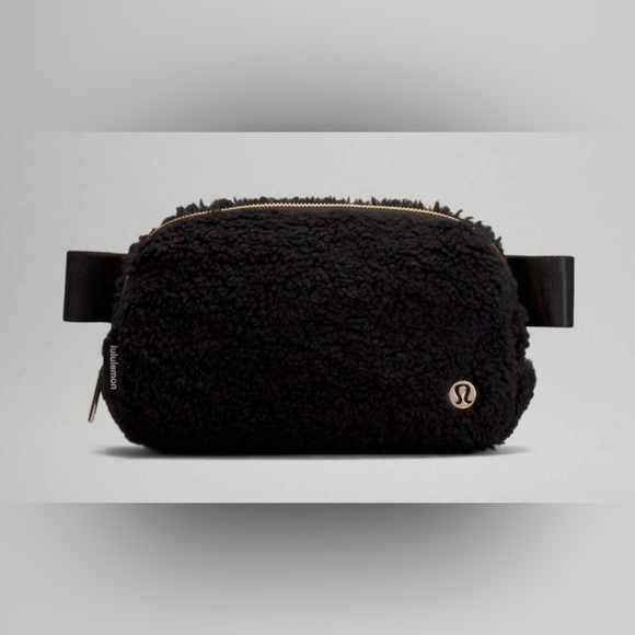 Lululemon Everywhere Fleece Belt Bag - Picture 1 of 9